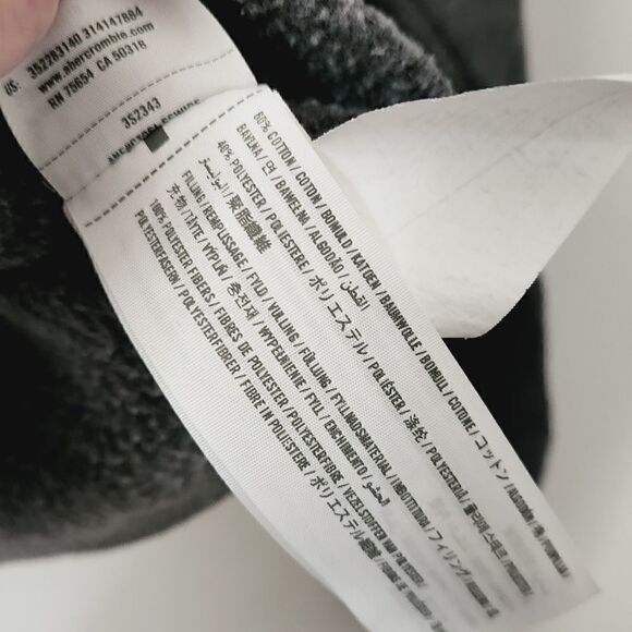 Hollister Grey Pineapple Cropped Crew Neck Sweatshirt Size Medium - Picture 4 of 5